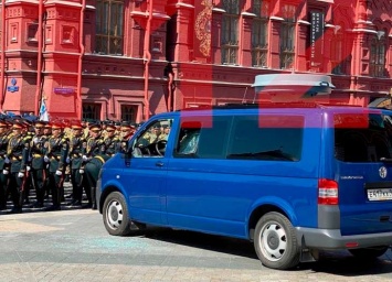 Солдат атаковал машину ФСО перед парадом на Красной площади, - СМИ