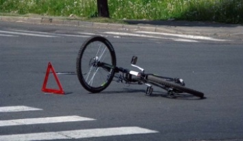 В Запорожье разыскивают очевидцев ДТП, в котором водитель на Lexus сбил велосипедиста и скрылся с места (ФОТО)