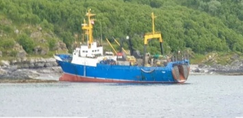 Российский траулер сел на мель у берегов Норвегии