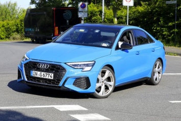 «Подогретые» седан и хэтч Audi S3 лишили камуфляжа (ФОТО)
