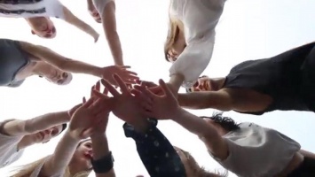 В Кривом Роге сняли клип, где вместе с хореографами станцевали люди с инвалидностью