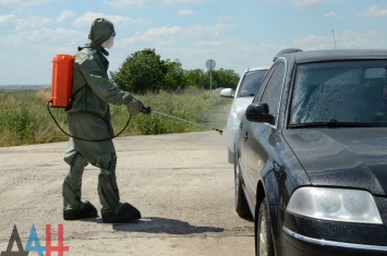 «ДНР» заставила оставить автомобили у блокпоста на время обсервации