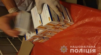 На Днепропетровщине по подозрению в сбыте препаратов заместительной терапии полицейские разоблачили группу медиков
