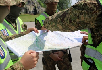 Спецназовцы Нацгвардии совместно со спасателями проводят поисковую операцию на Прикарпатье