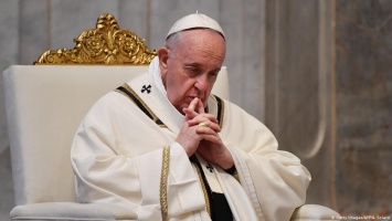 Папа римский Франциск пожертвовал 35 аппаратов искусственной вентиляции легких странам, страдающим от пандемии