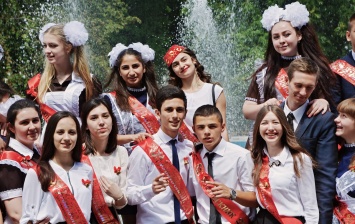 Глава Крыма поздравил крымских выпускников