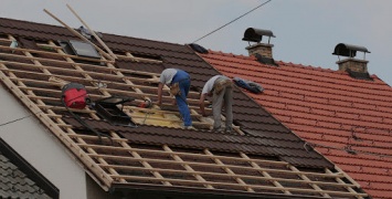 Криворожские прокуроры требуют взыскания с предприятия убытков, причиненных бюджету во время ремонта крыши