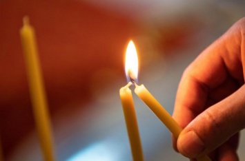 Почему в православии принято ставить свечи
