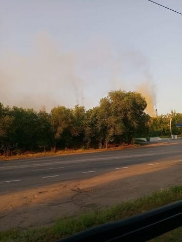 Жители Днепра жалуются на желтый дым на заводе Петровского, - ФОТО