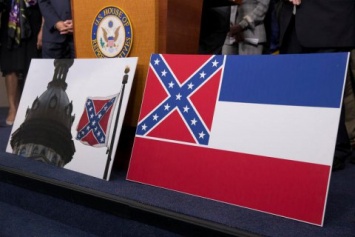 Последний американский штат отказался от эмблемы конфедератов в своем флаге