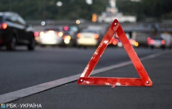 На трассе Киев-Одесса произошло ДТП, погиб человек и четверо пострадали