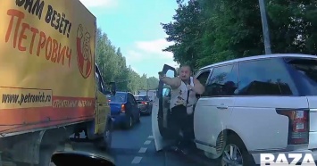 Водитель не поделил дорогу и устроил стрельбу в Санкт-Петербурге