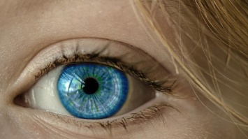 Ученые создали жидкий протез сетчатки глаза