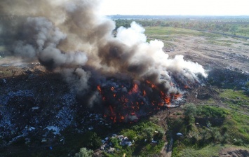 В Николаевской области вспыхнул крупный пожар на свалке