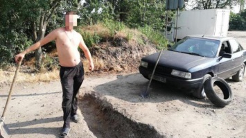 Мешали спать: житель Мелитополя креативно отомстил автомобилям