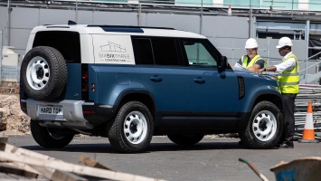 Land Rover показал коммерческий вариант нового Defender (ФОТО)