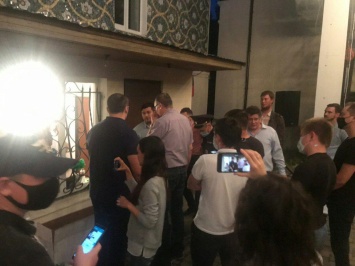 Полиция задержала шестерых человек в офисе "Объединенных демократов" в Казани
