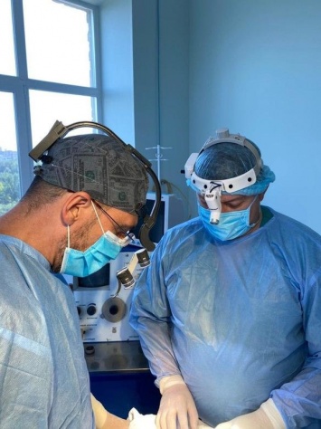 Запорожские хирурги прооперировали пациента с редким заболеванием
