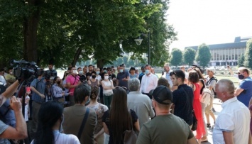 Мэр Ужгорода во время акции протеста пообещал бизнесу льготы в период карантина
