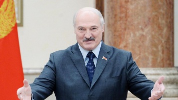 Лукашенко пришел на интервью без обуви