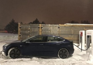 Tesla установила рекорд для электрокаров в гонке «Пушечное ядро»