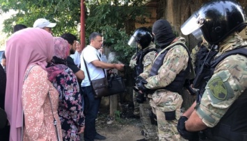 После обысков в оккупированном Крыму задержали семерых крымских татар
