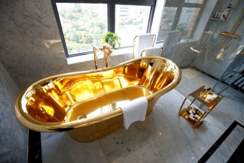 Янукович бы оценил. Вьетнамский отель потратил тонну золота, чтобы привлечь посетителей после карантина (ФОТО)