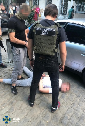 Появились подробности задержания вооруженной банды рэкетиров в Одессе
