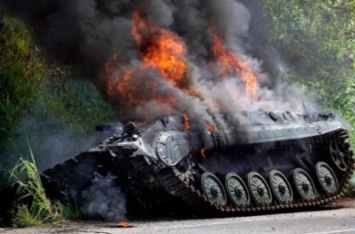 Украинские военные показали уничтожение вражеской бронетехники ПТРК Javelin. ВИДЕО
