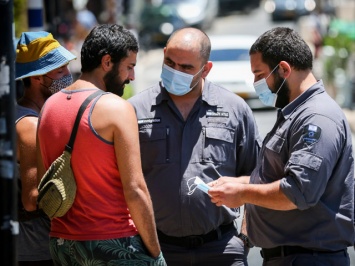 В Израиле штраф за отсутствие маски на улице подняли до эквивалента 3,5 тыс. грн