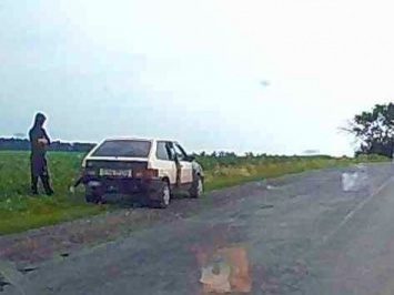 Подозреваемые в подрыве автомобиля "Укрпошти", вероятно, передвигаются на ВАЗ-2108, их снял видеорегистратор - полиция