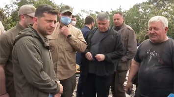 Семьи, потерявшие жилье из-за пожаров в Луганской области, получат по 300 тыс. грн, пожары будут гасить с помощью авиации