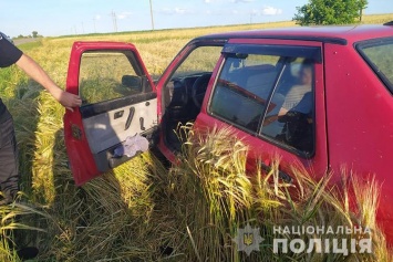 В Тернопольской области полиция спасла от самосуда пьяного водителя, который сбил ребенка (фото)