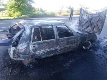 На Николаевщине произошло смертельное ДТП: два авто столкнулись и загорелись