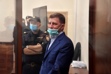Суд арестовал хабаровского губернатора Сергея Фургала