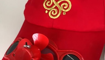 На Херсонщине тестируют локальный сувенир - кепку с вентилятором