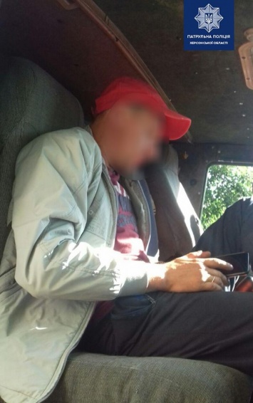 Пьяный водитель грузовика пытался откупится от херсонских патрульных