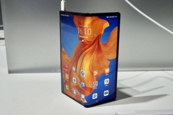В Украине стартуют продажи смартфона Huawei Mate Xs с гибким экраном