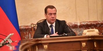 Медведев обеспокоился случаями чумы у границ России