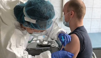 В РФ заявляют, что завершили доклинические исследования вакцины против COVID-19