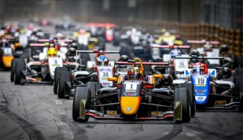 Француз Пуршер выиграл вторую гонку этапа "Формулы-3" в Австрии