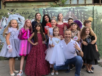 Игорь Колыхаев поздравил херсонских детей на творческом конкурсе