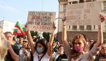 В Болгарии продолжаются протесты: требуют отставки правительства