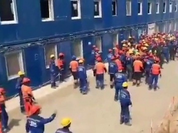 В России на заводе "Газпрома" вспыхнул бунт рабочих