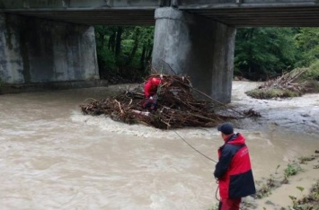 В ГСЧС рассказали подробности о разрушениях от наводнений на Прикарпатье