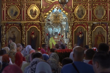 В престольный праздник Петропавловского храма фармацевтическая компания "Здоровье" организовала для прихожан бесплатный обед