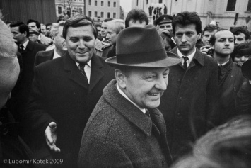 Умер бывший генсек ЦК Компартии Чехословакии Милош Якеш