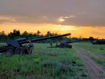 Артиллеристы Военно-морских сил Украины уничтожили условный десант противника: огонь велся и ночью