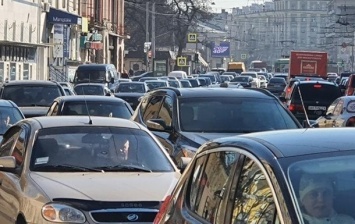 Киев задыхается в автомобильных выхлопах