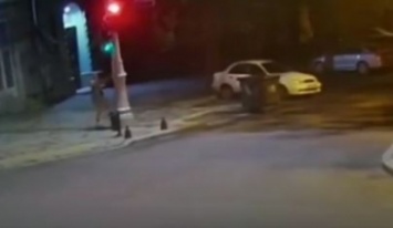 В Одессе парень сделал "фантастический" подарок девушке и поднял на ноги полицию, видео